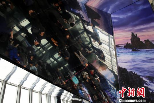 ������ ��