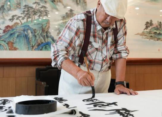 “艺术家进校园”公益活动在澄迈举行